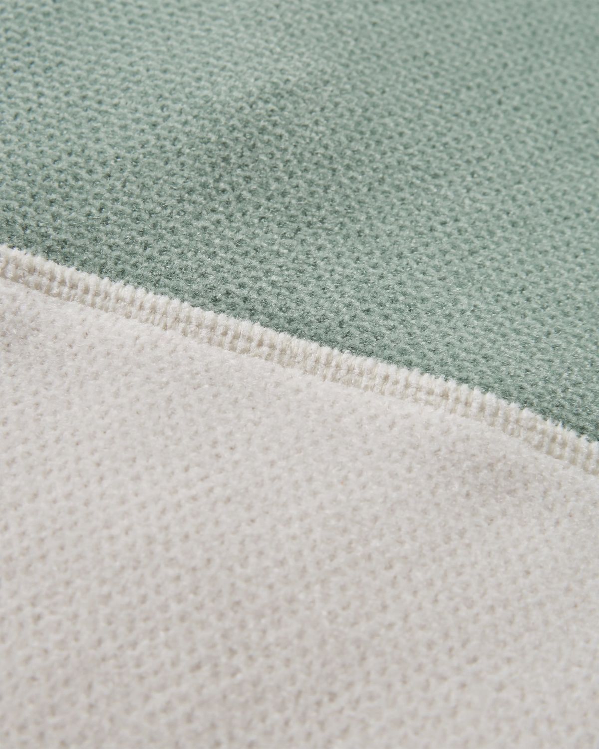 Vải Thun Vẩy Cá Dẻo Là Gì ?