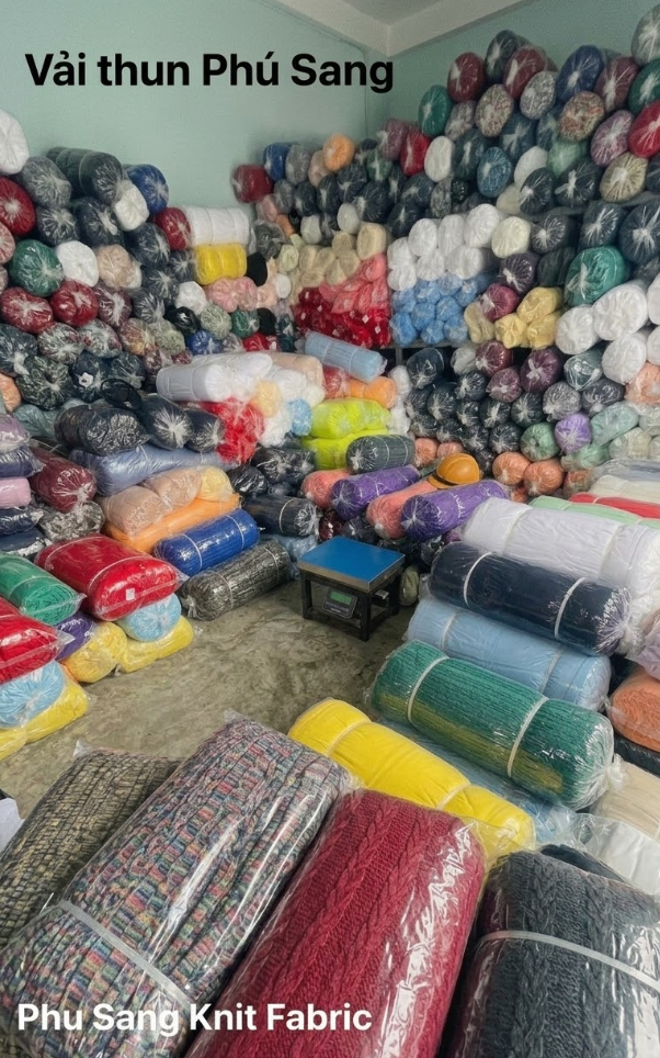 Vải thun bị cuộn biên khi cắt